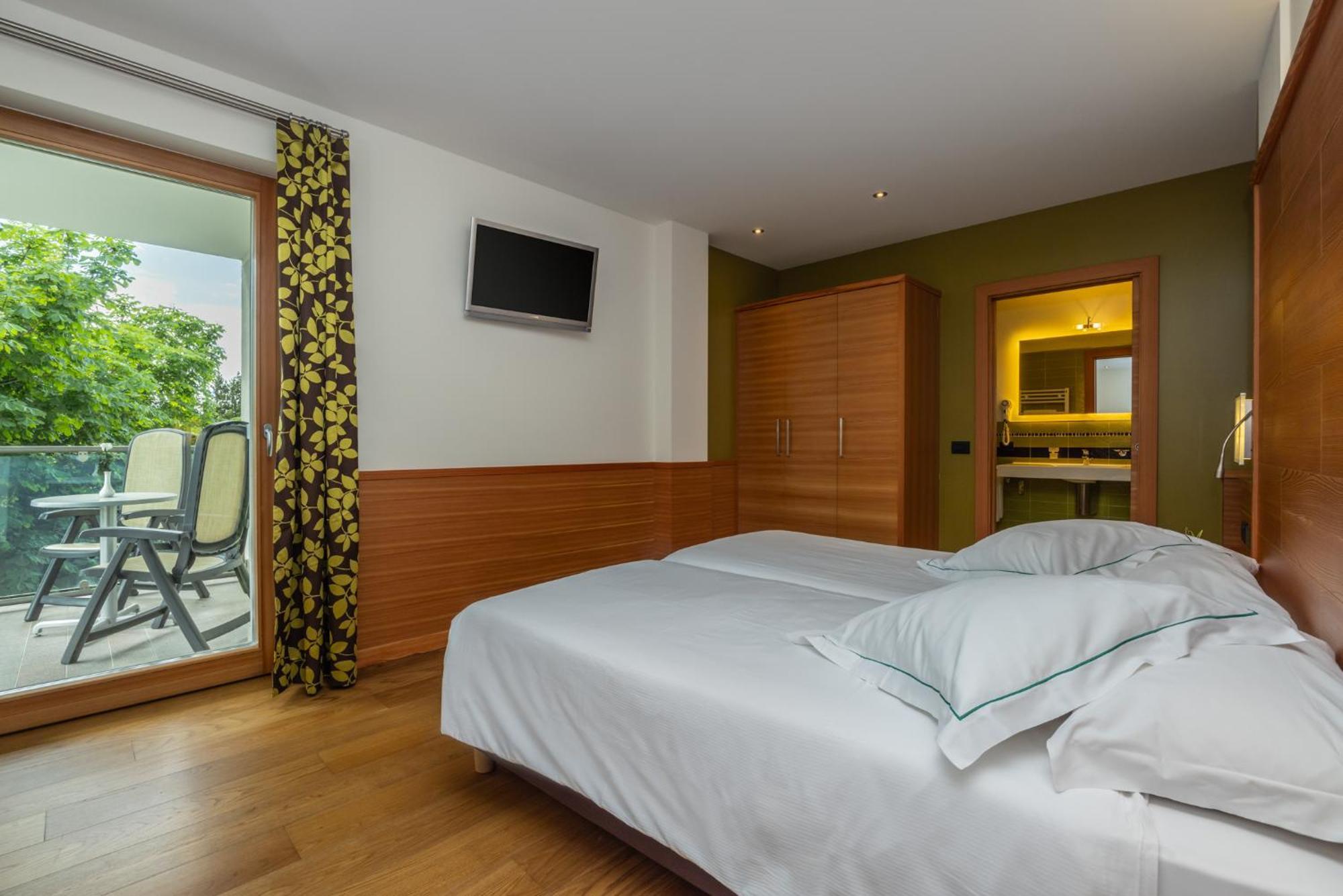 Viridis Hotel Revò Habitación foto