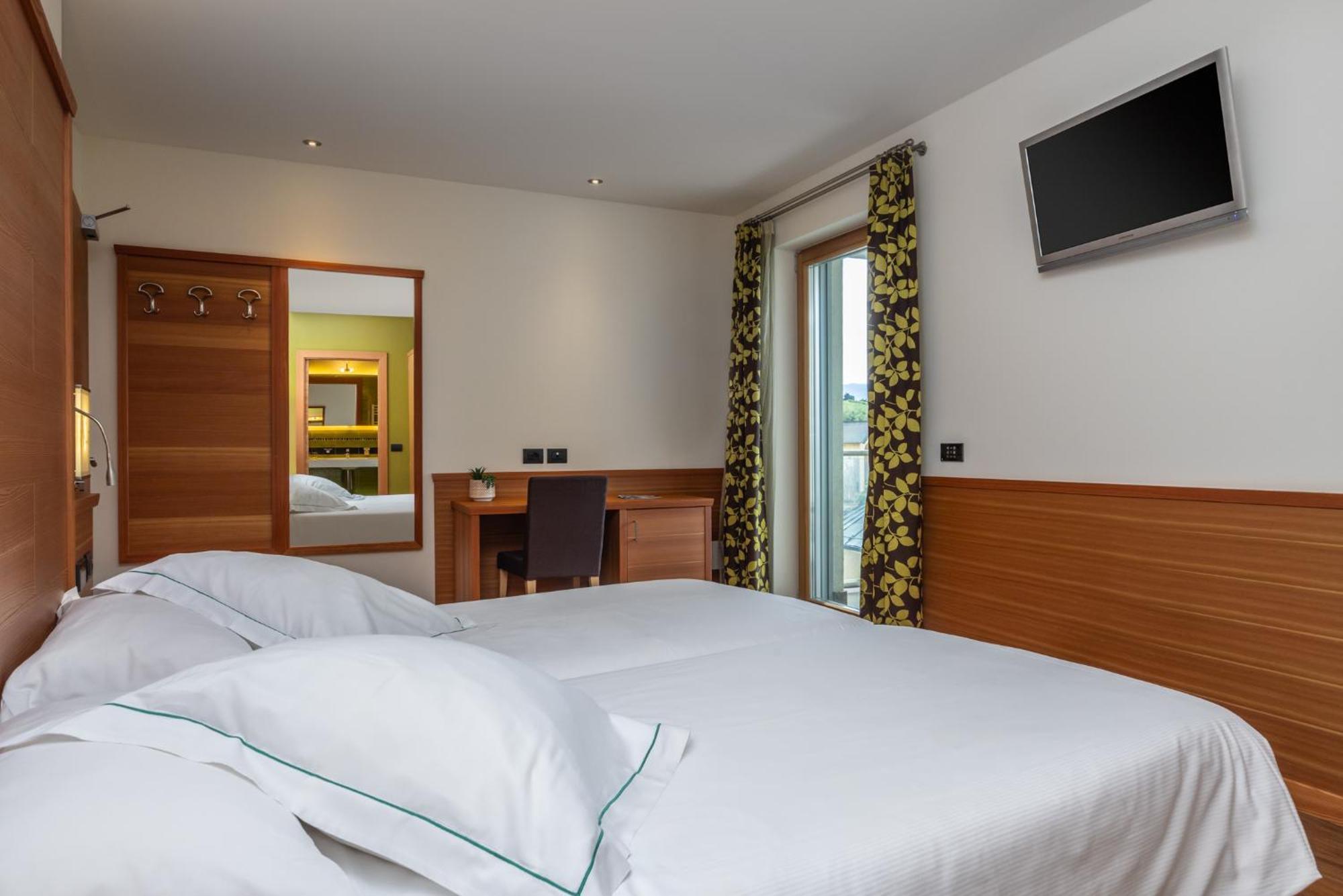 Viridis Hotel Revò Habitación foto