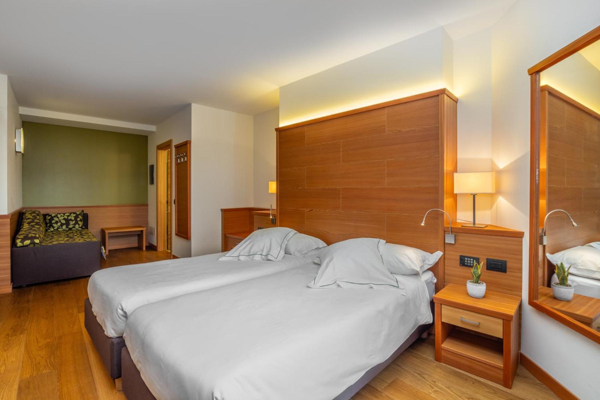 Viridis Hotel Revò Habitación foto