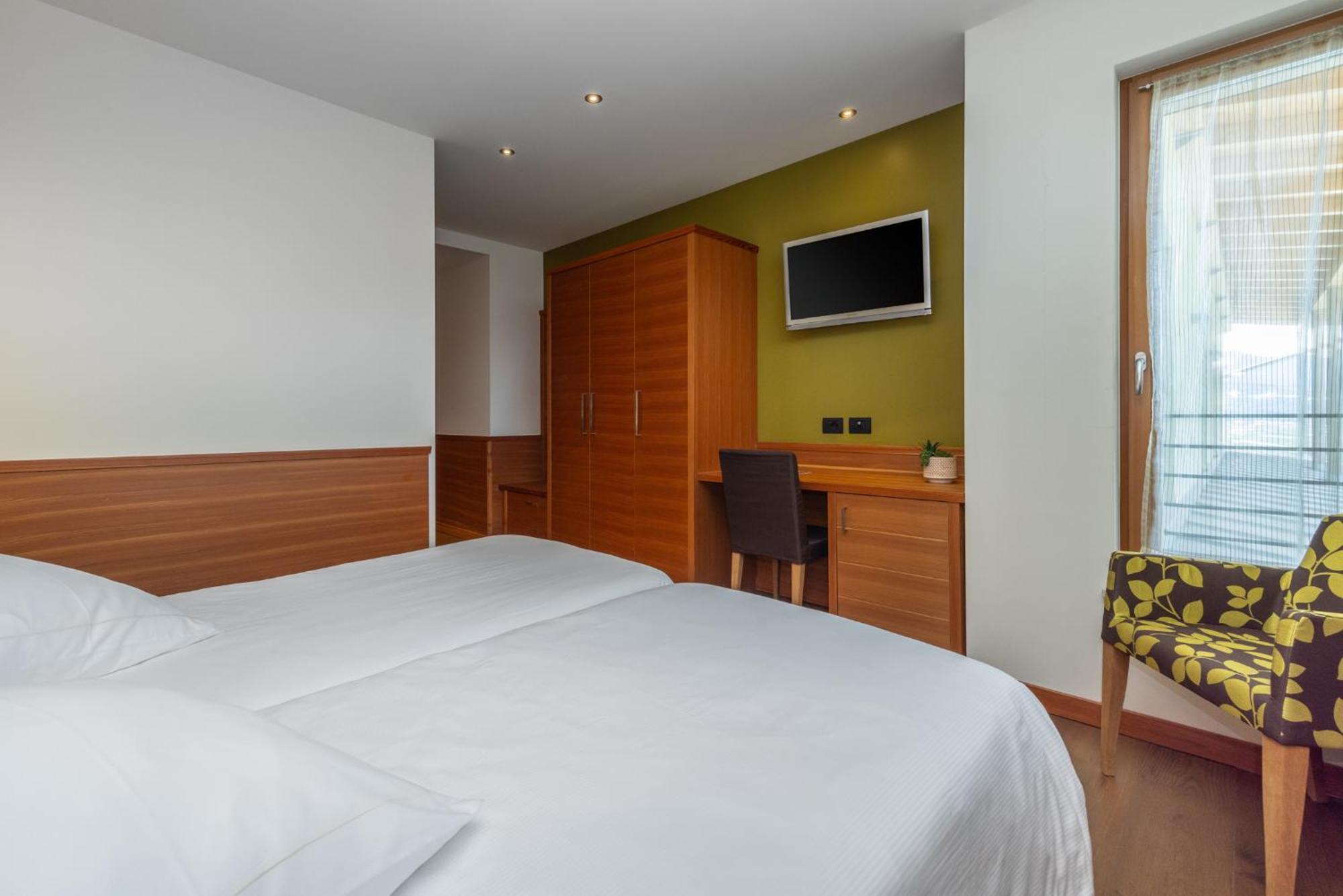 Viridis Hotel Revò Habitación foto