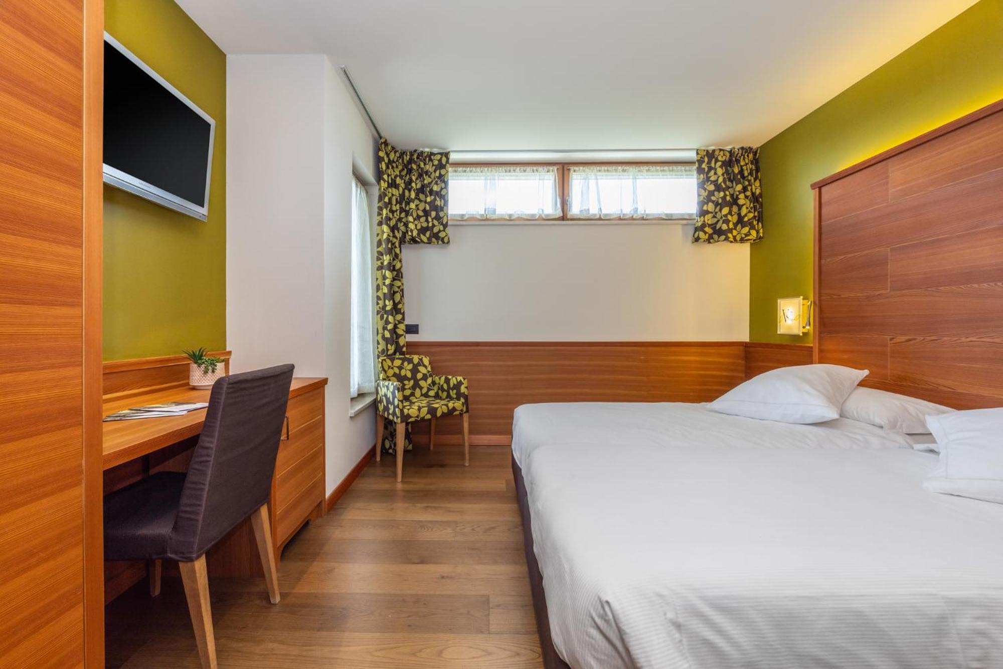 Viridis Hotel Revò Habitación foto