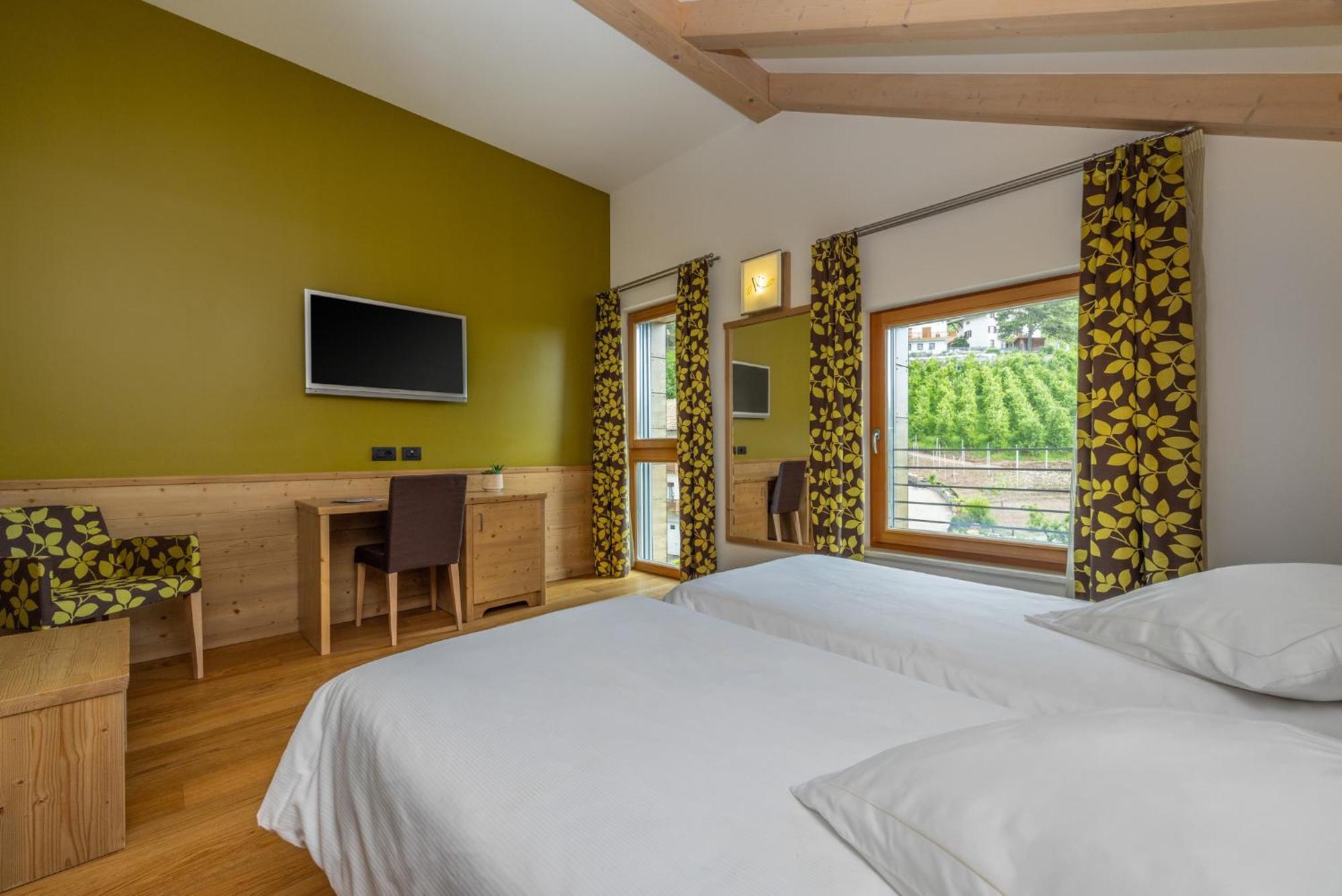 Viridis Hotel Revò Habitación foto