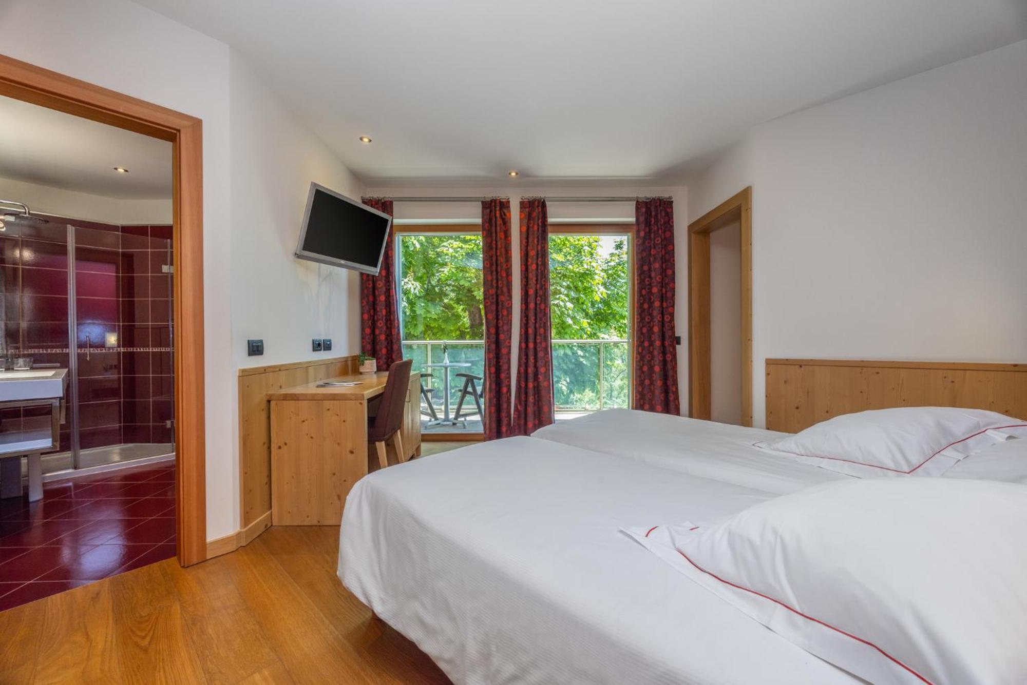 Viridis Hotel Revò Habitación foto