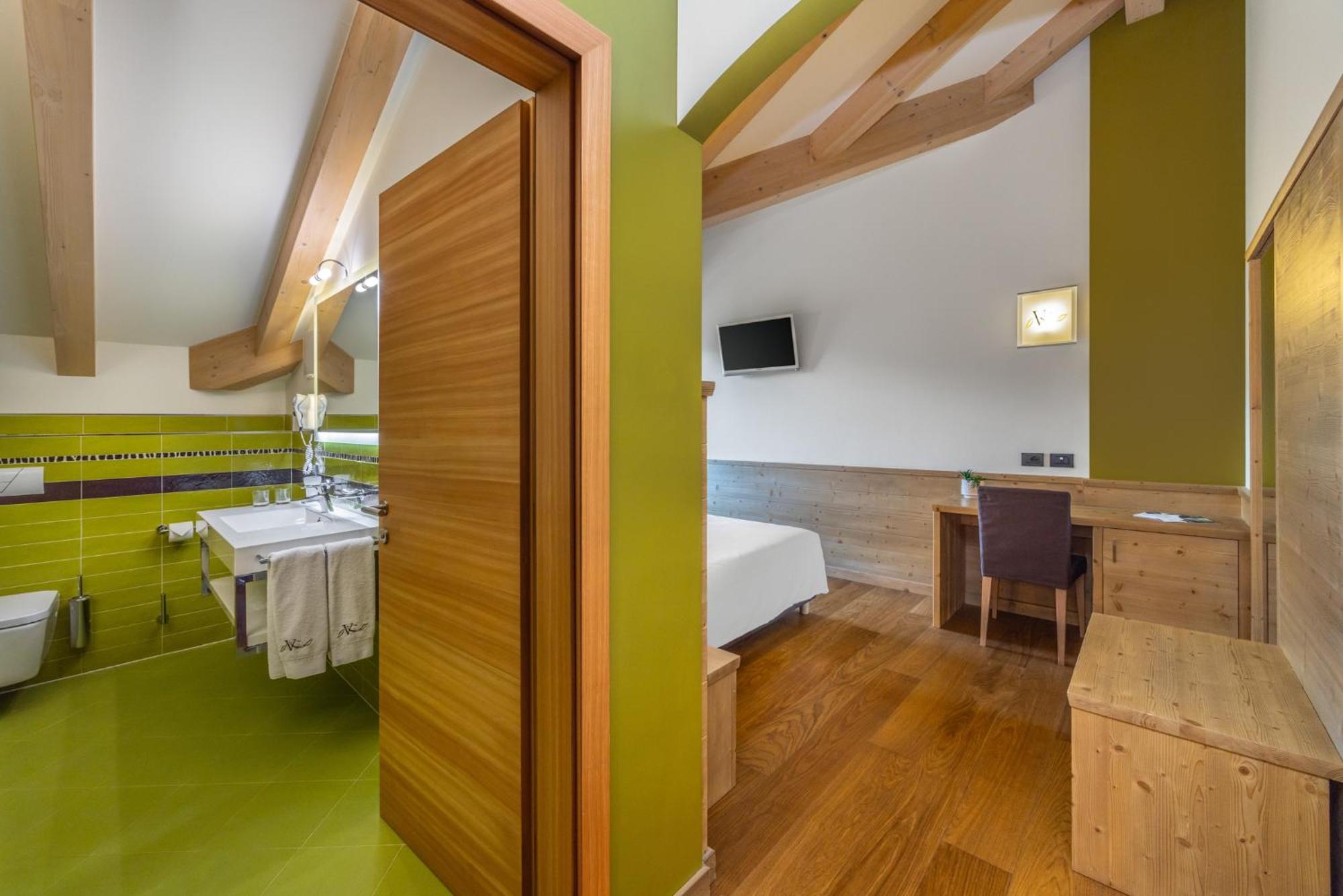 Viridis Hotel Revò Habitación foto