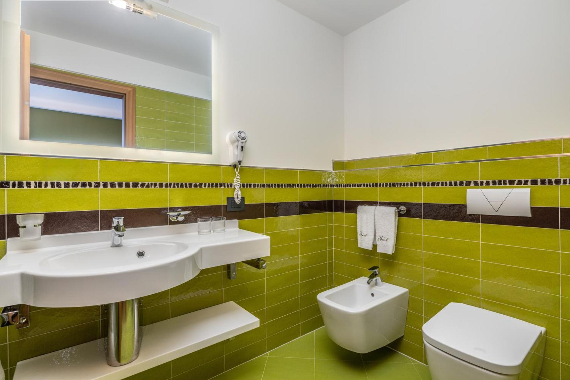Viridis Hotel Revò Habitación foto